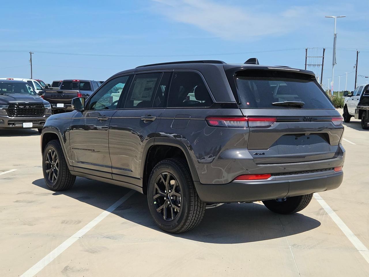 2026 Jeep Grand Cherokee Laredo Altitude Castroville TX
