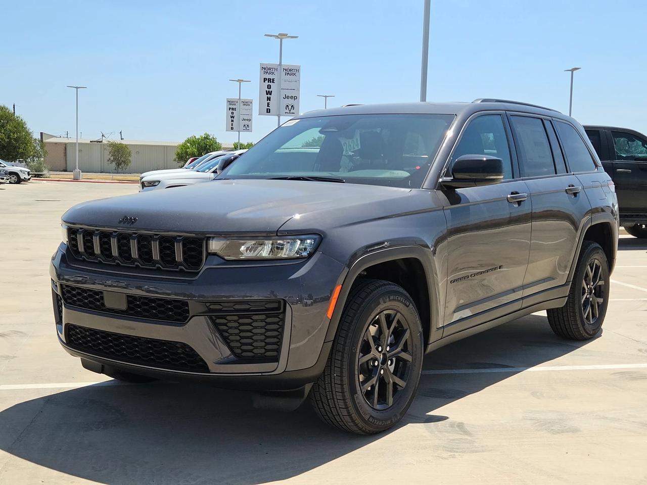 2026 Jeep Grand Cherokee Laredo Altitude Castroville TX