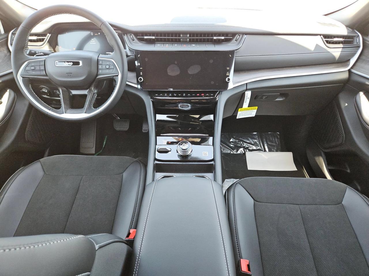 2026 Jeep Grand Cherokee Laredo Altitude Castroville TX