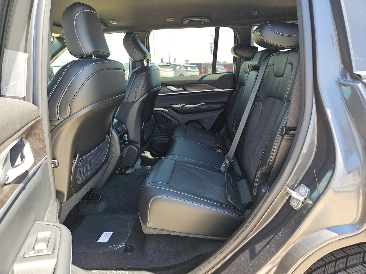 2026 Jeep Grand Cherokee Laredo Altitude Castroville TX