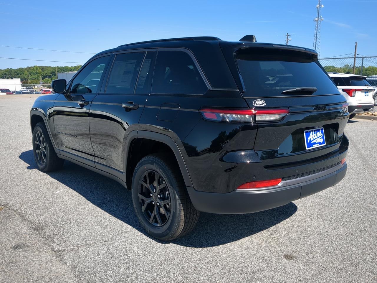 2026 Jeep Grand Cherokee Laredo Altitude Winder GA