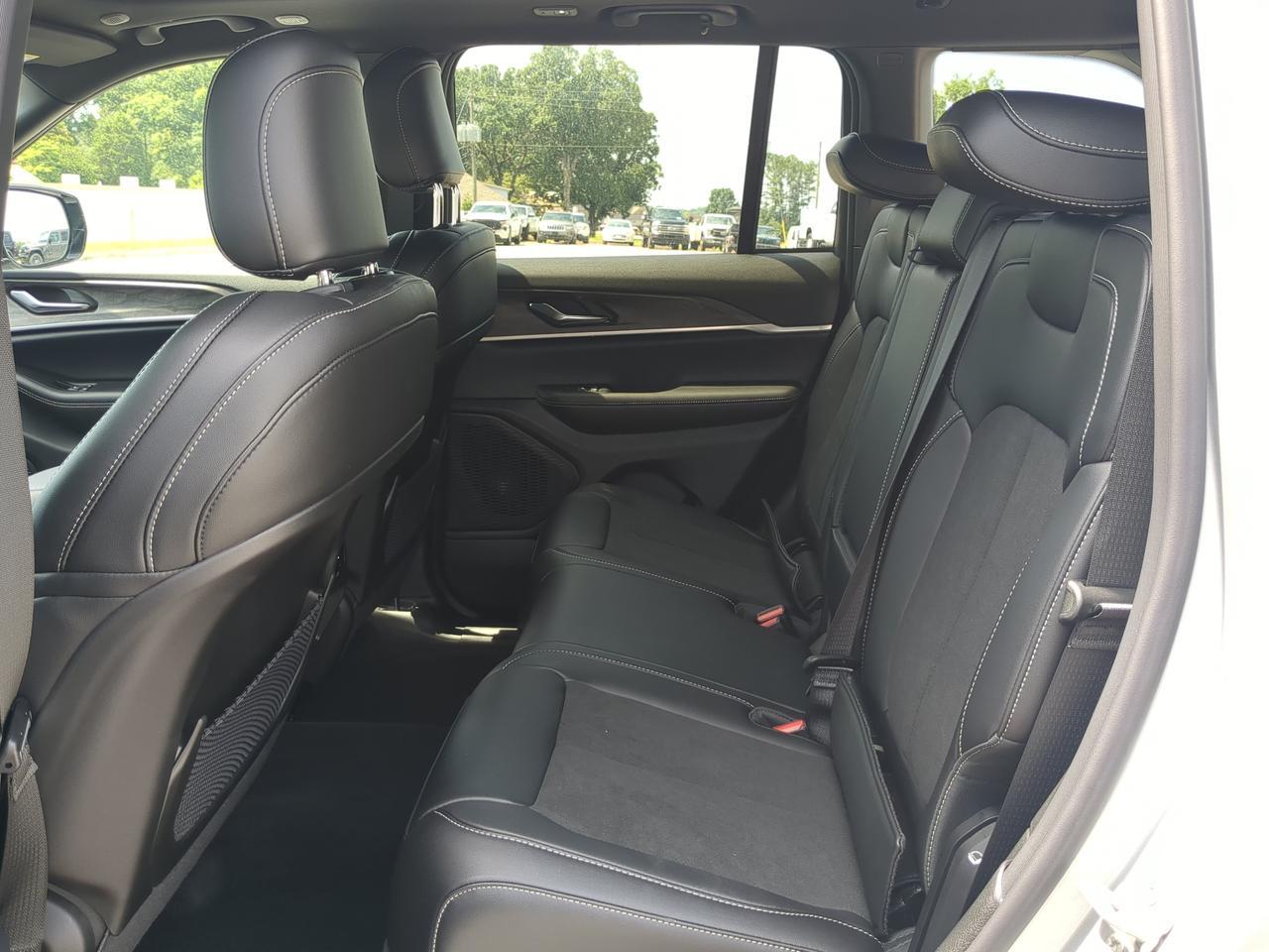 2026 Jeep Grand Cherokee Laredo Altitude Winder GA