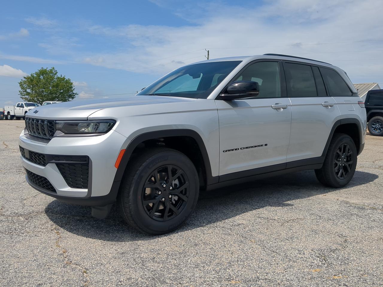 2026 Jeep Grand Cherokee Laredo Altitude Winder GA