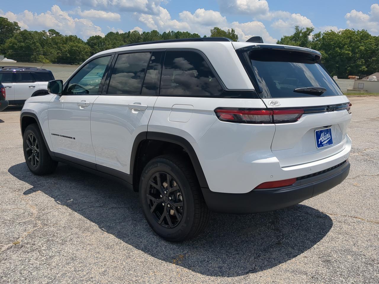 2026 Jeep Grand Cherokee Laredo Altitude Winder GA