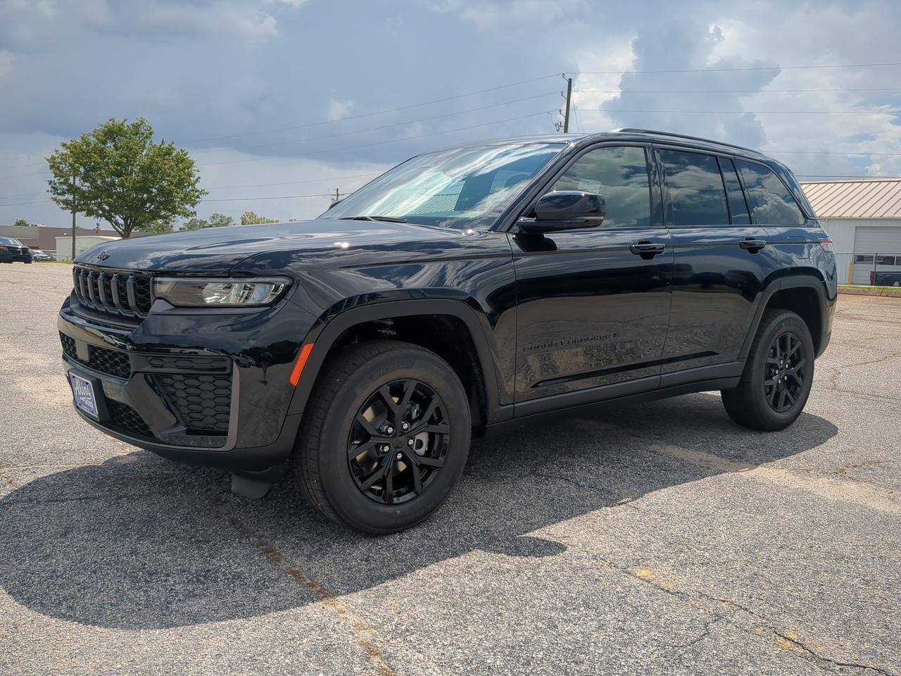 2026 Jeep Grand Cherokee Laredo Altitude Winder GA