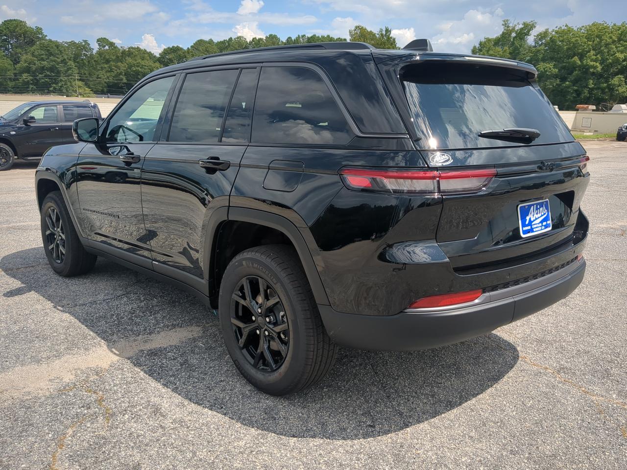 2026 Jeep Grand Cherokee Laredo Altitude Winder GA