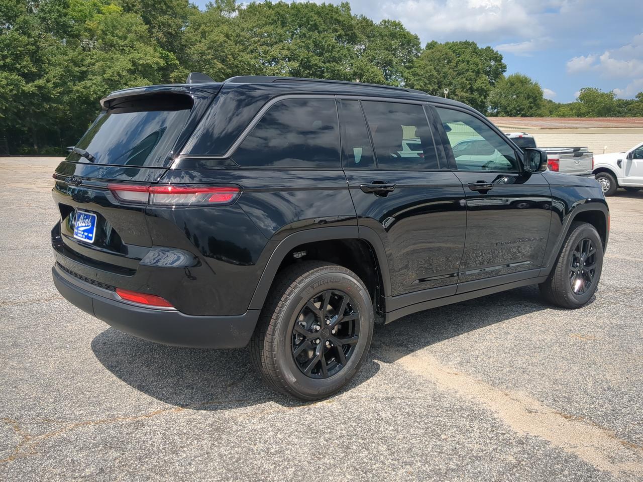 2026 Jeep Grand Cherokee Laredo Altitude Winder GA