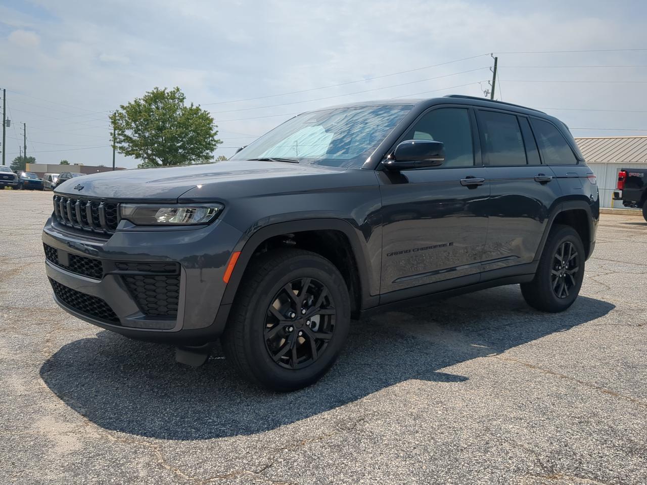 2026 Jeep Grand Cherokee Laredo Altitude Winder GA