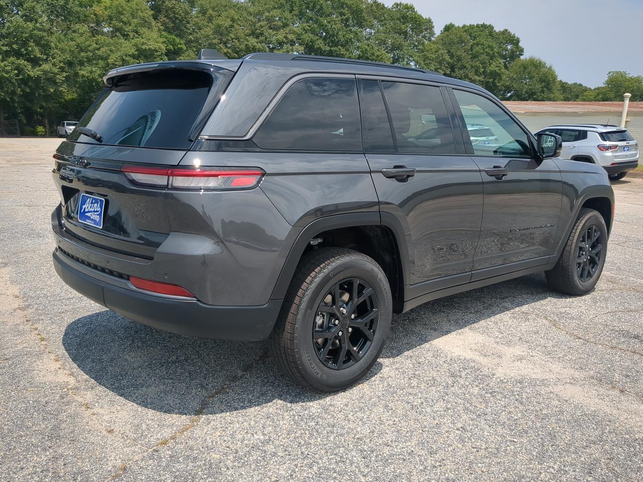 2026 Jeep Grand Cherokee Laredo Altitude Winder GA