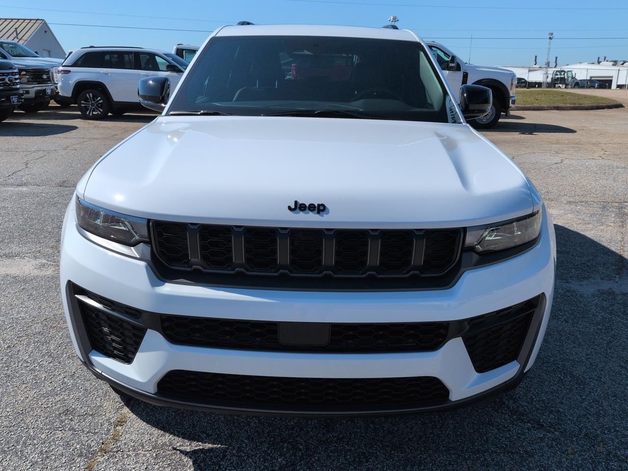 2026 Jeep Grand Cherokee Laredo Altitude Winder GA