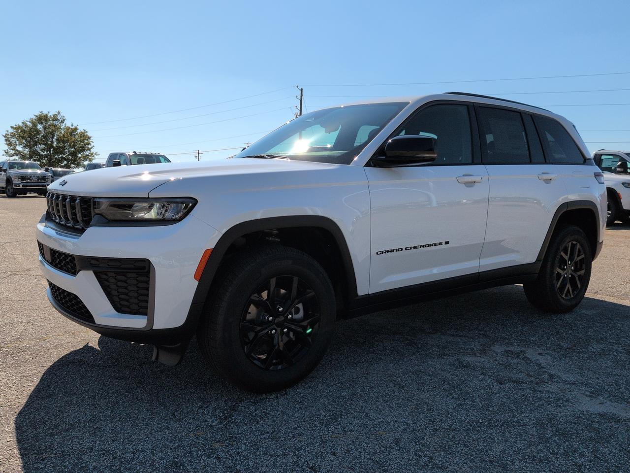 2026 Jeep Grand Cherokee Laredo Altitude Winder GA