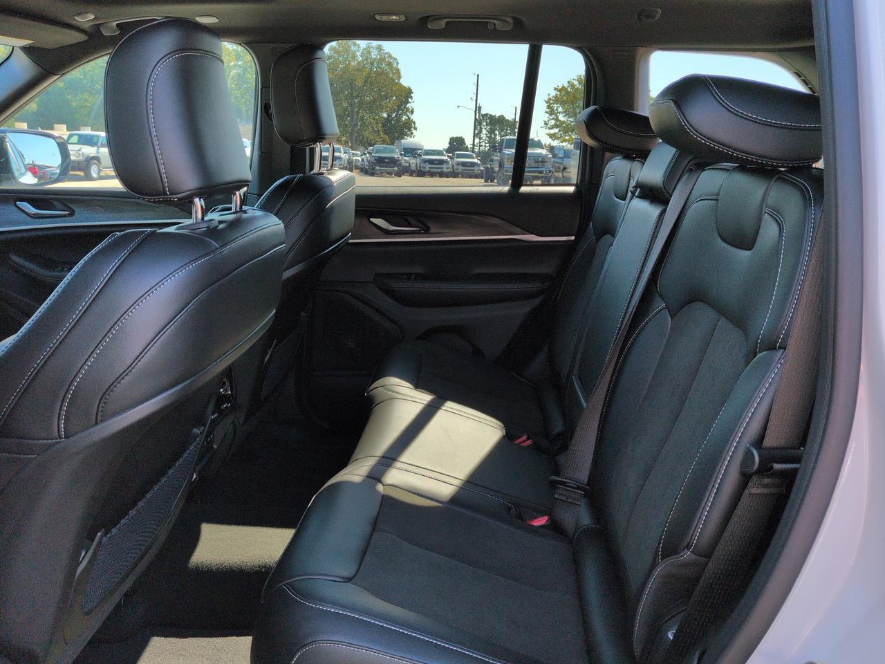 2026 Jeep Grand Cherokee Laredo Altitude Winder GA