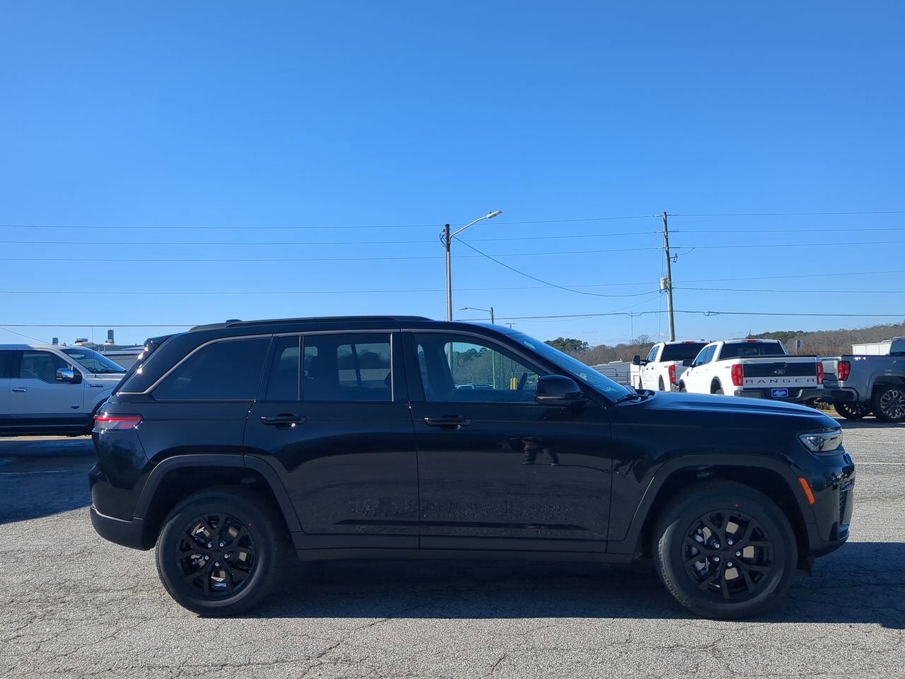 2026 Jeep Grand Cherokee Laredo Altitude