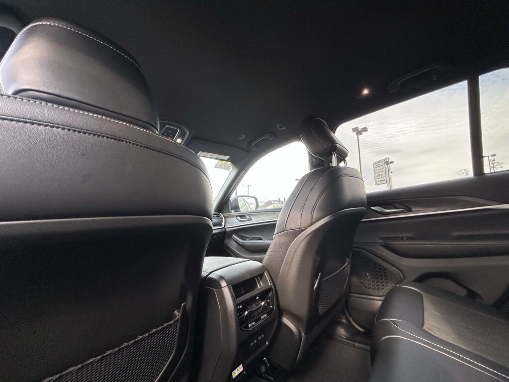 2026 Jeep Grand Cherokee Laredo Crestwood KY