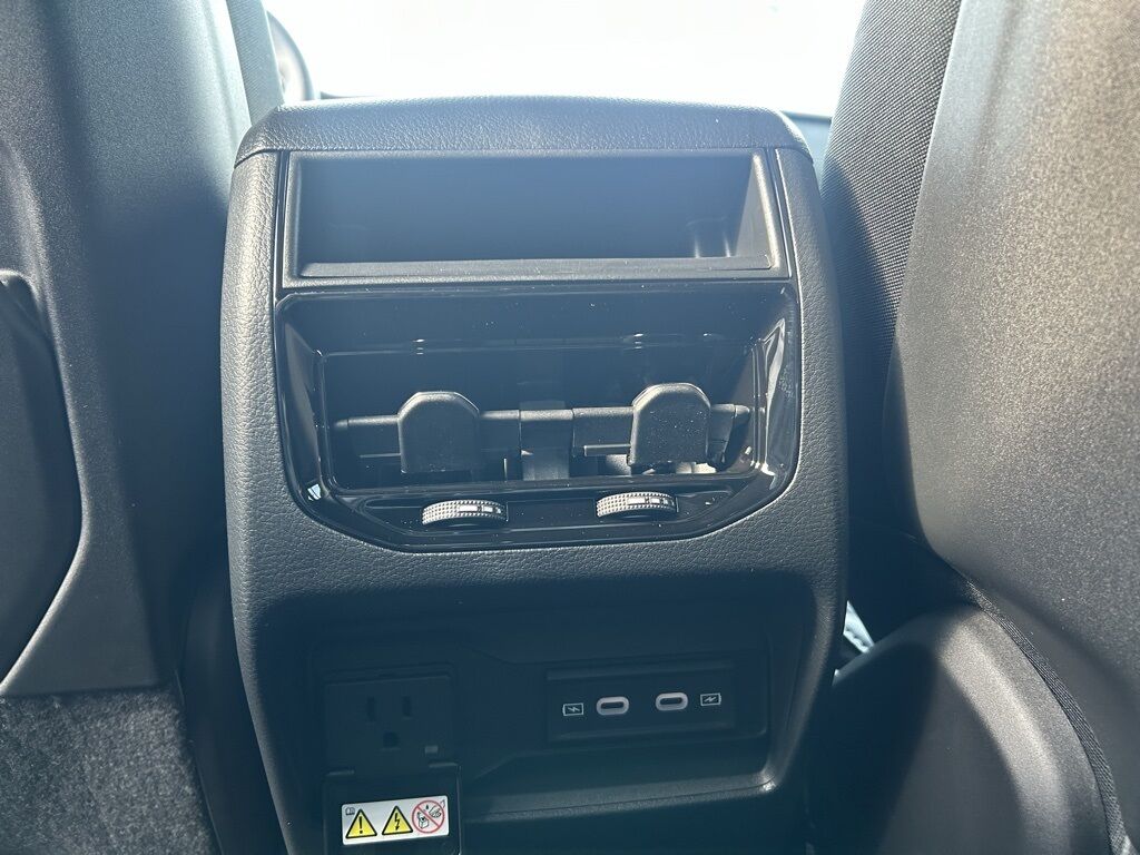 2026 Jeep Grand Cherokee Laredo Crestwood KY