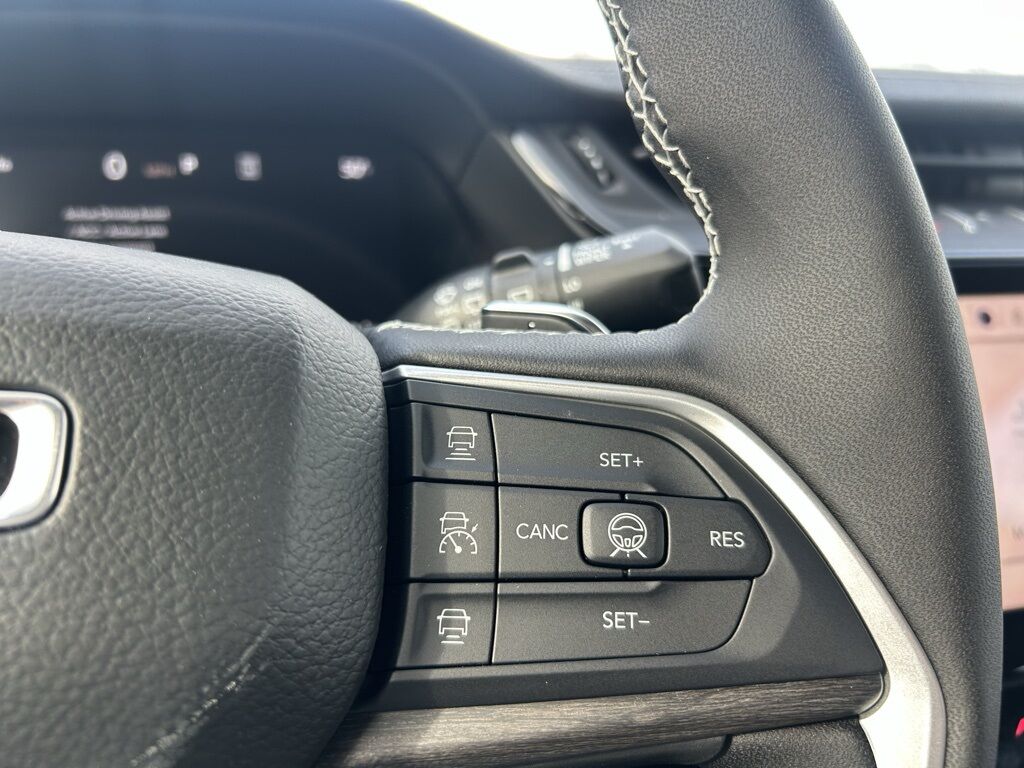 2026 Jeep Grand Cherokee Laredo Crestwood KY