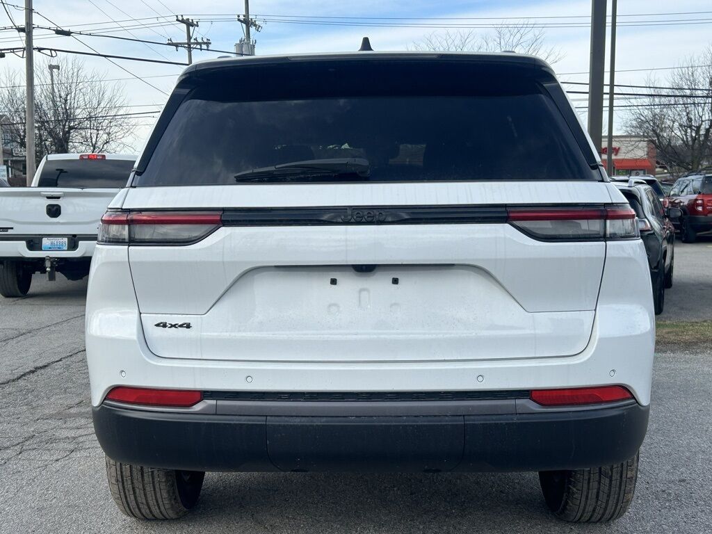 2026 Jeep Grand Cherokee Laredo Crestwood KY