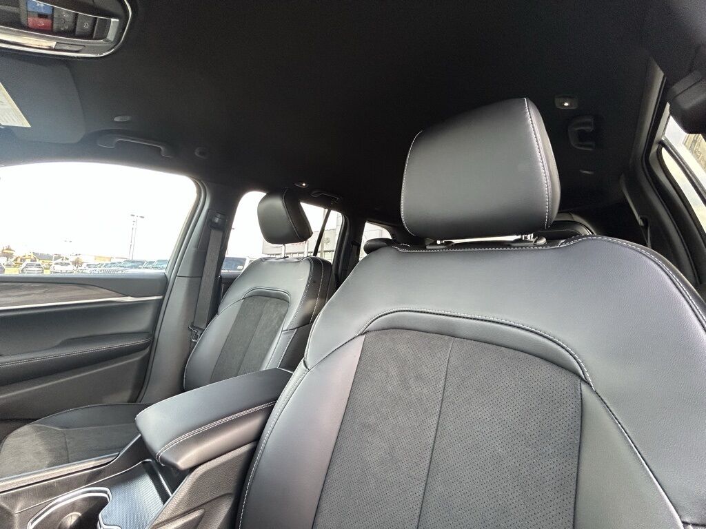 2026 Jeep Grand Cherokee Laredo Crestwood KY