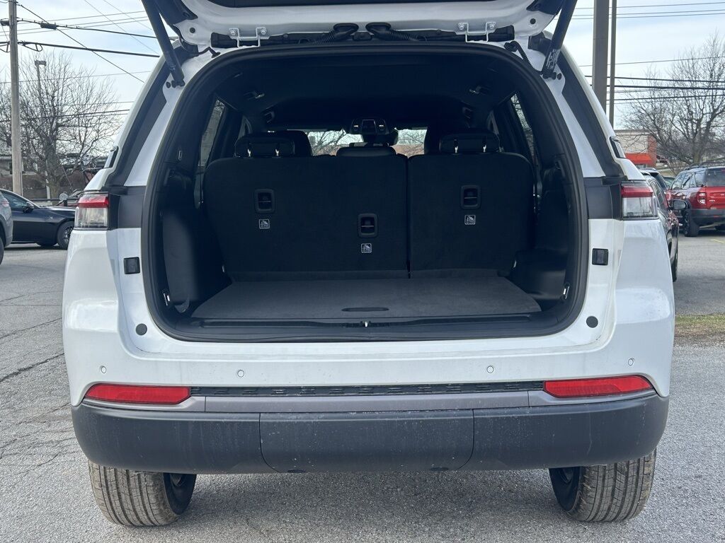 2026 Jeep Grand Cherokee Laredo Crestwood KY