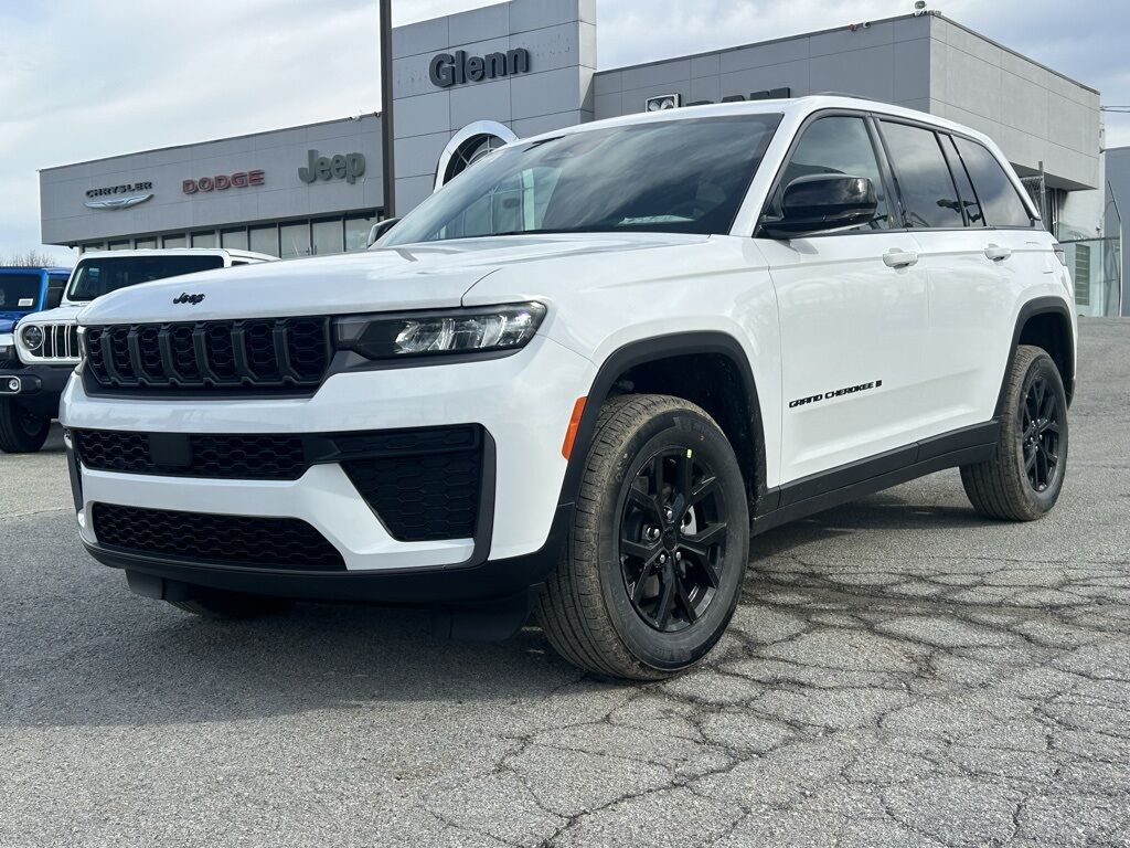 2026 Jeep Grand Cherokee Laredo