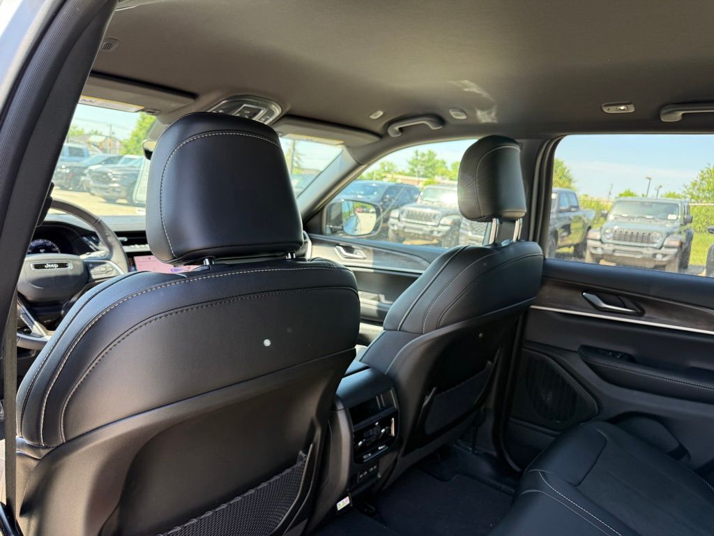 2026 Jeep Grand Cherokee Laredo Crestwood KY