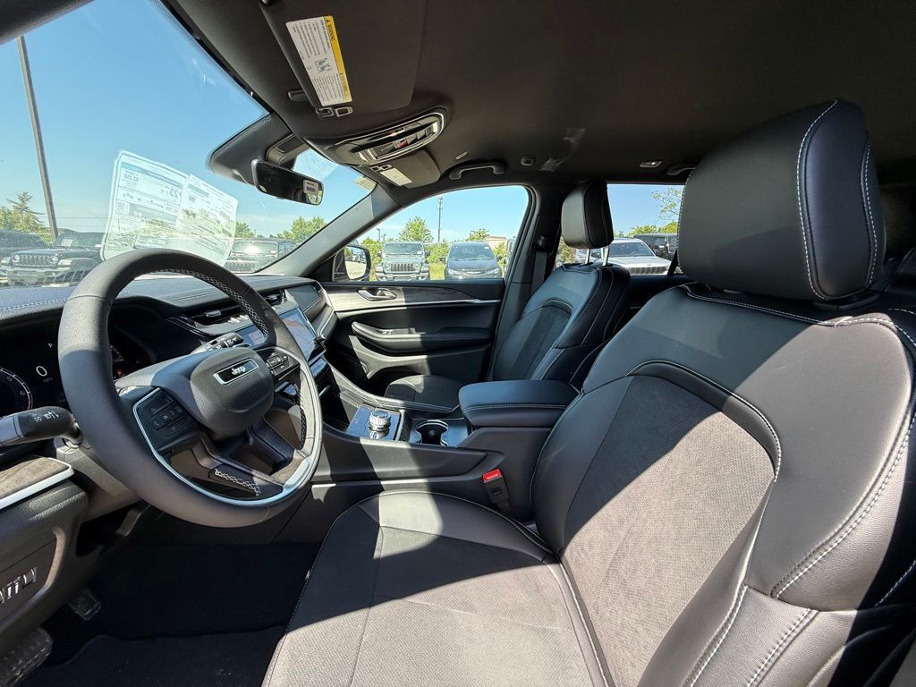 2026 Jeep Grand Cherokee Laredo Crestwood KY