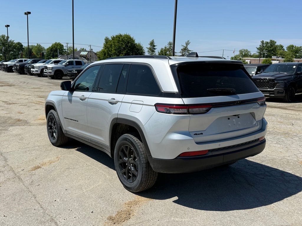 2026 Jeep Grand Cherokee Laredo Crestwood KY