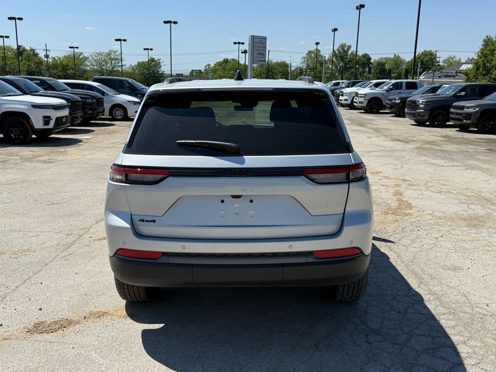 2026 Jeep Grand Cherokee Laredo Crestwood KY