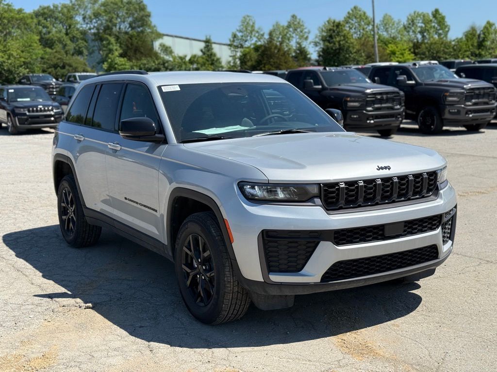 2026 Jeep Grand Cherokee Laredo Crestwood KY