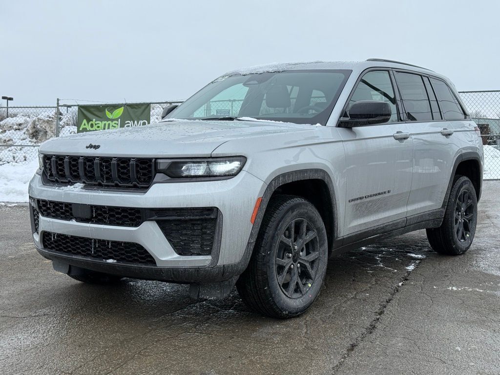 2026 Jeep Grand Cherokee Laredo