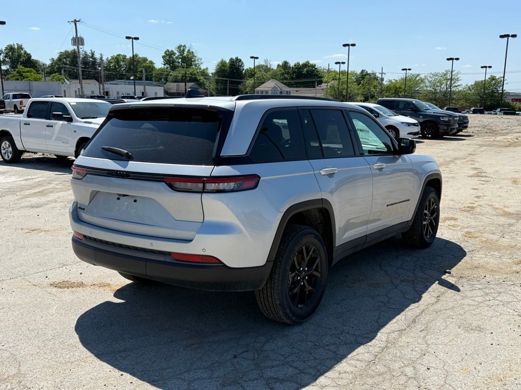2026 Jeep Grand Cherokee Laredo Crestwood KY