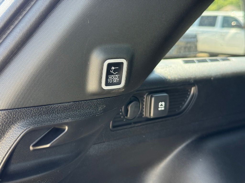 2026 Jeep Grand Cherokee Laredo Crestwood KY