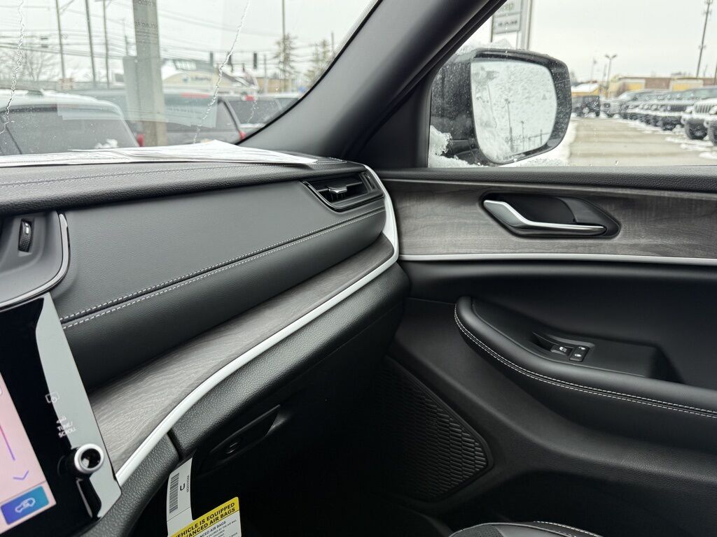 2026 Jeep Grand Cherokee Laredo Crestwood KY