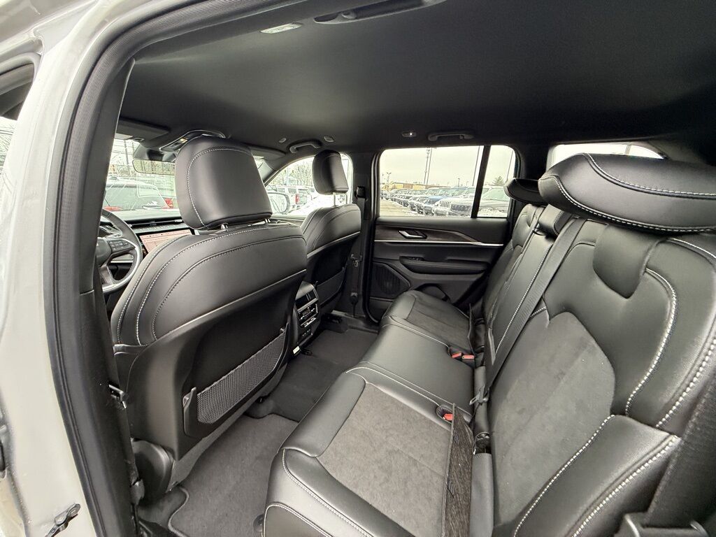 2026 Jeep Grand Cherokee Laredo Crestwood KY