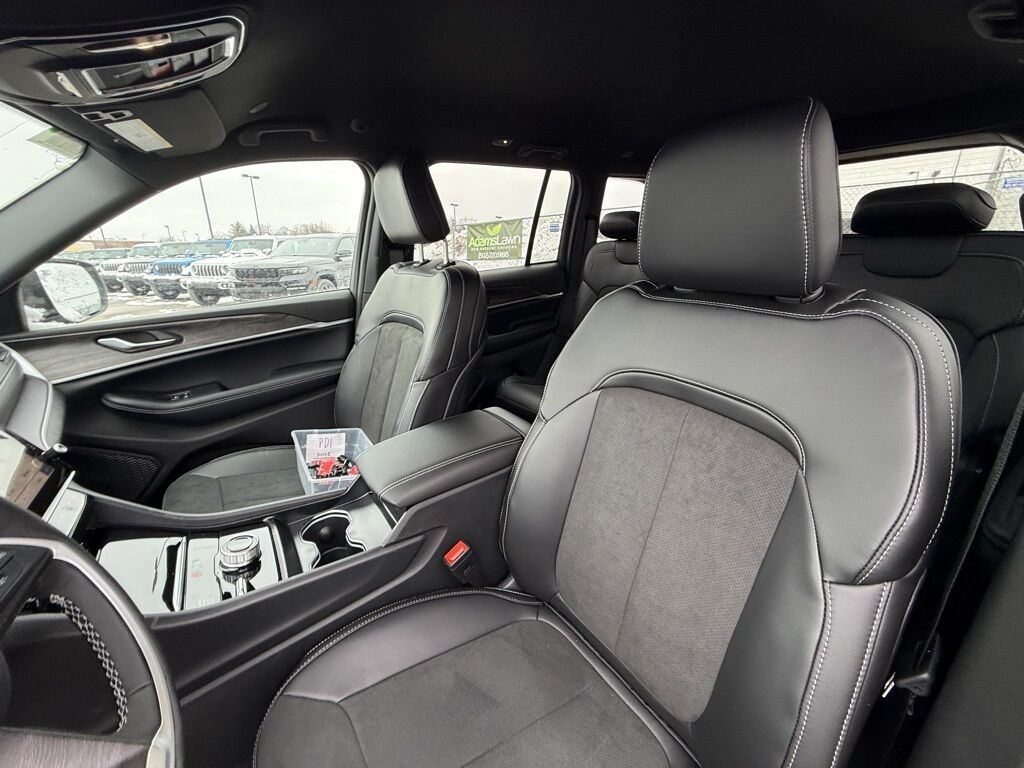 2026 Jeep Grand Cherokee Laredo Crestwood KY