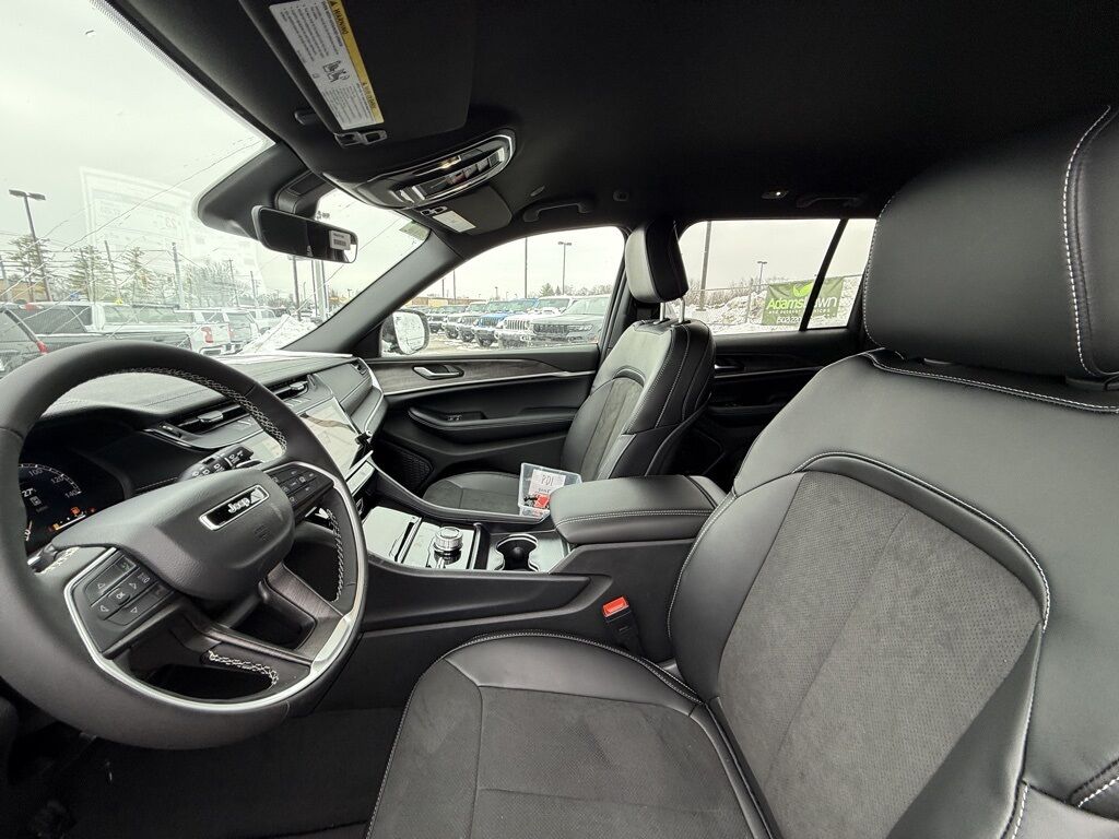 2026 Jeep Grand Cherokee Laredo Crestwood KY