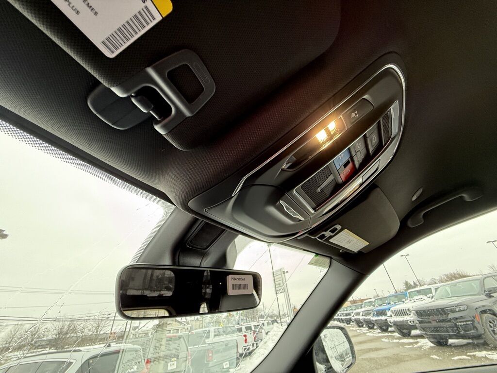 2026 Jeep Grand Cherokee Laredo Crestwood KY