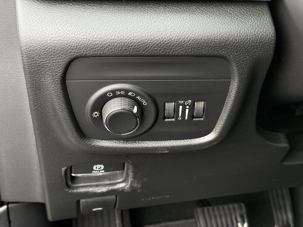 2026 Jeep Grand Cherokee Laredo Crestwood KY