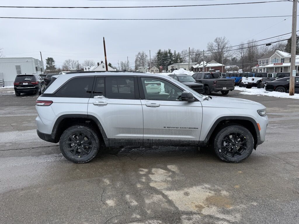 2026 Jeep Grand Cherokee Laredo Crestwood KY
