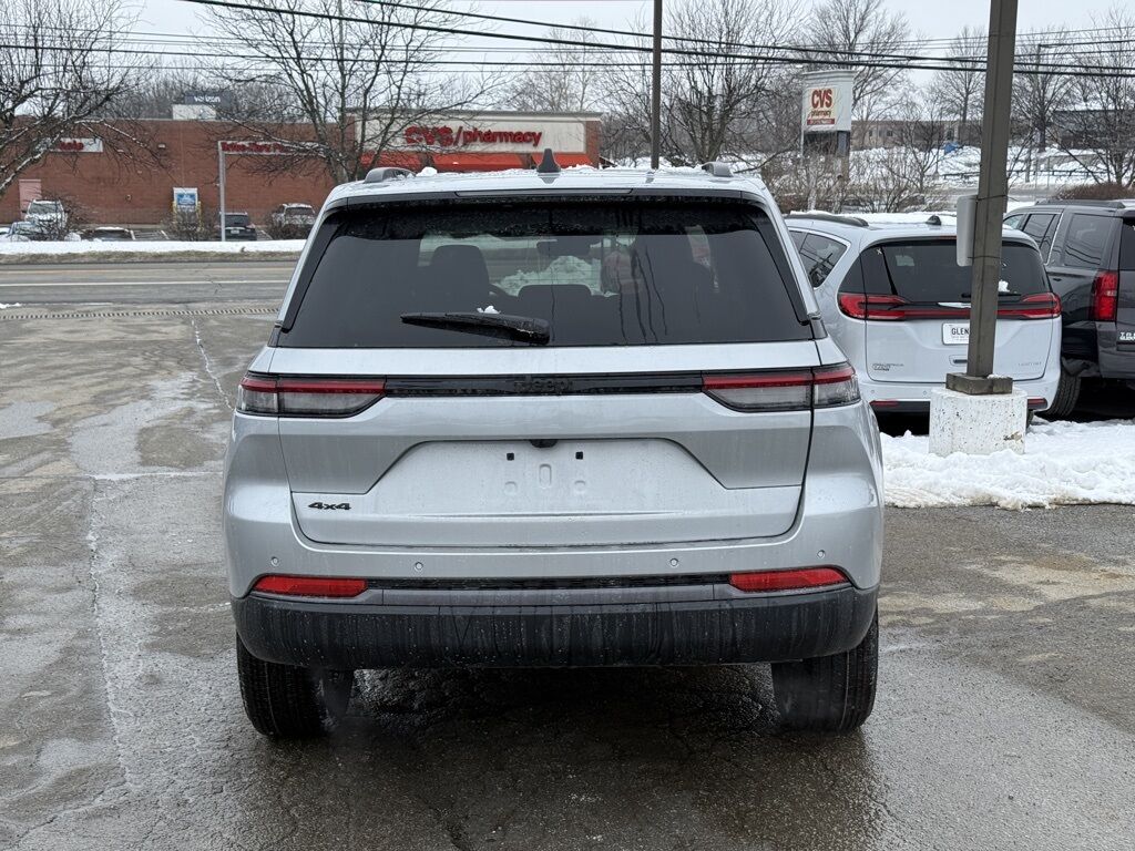 2026 Jeep Grand Cherokee Laredo Crestwood KY