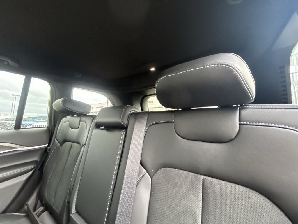 2026 Jeep Grand Cherokee Laredo Crestwood KY