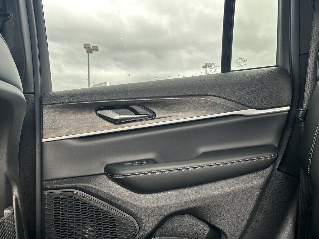 2026 Jeep Grand Cherokee Laredo Crestwood KY