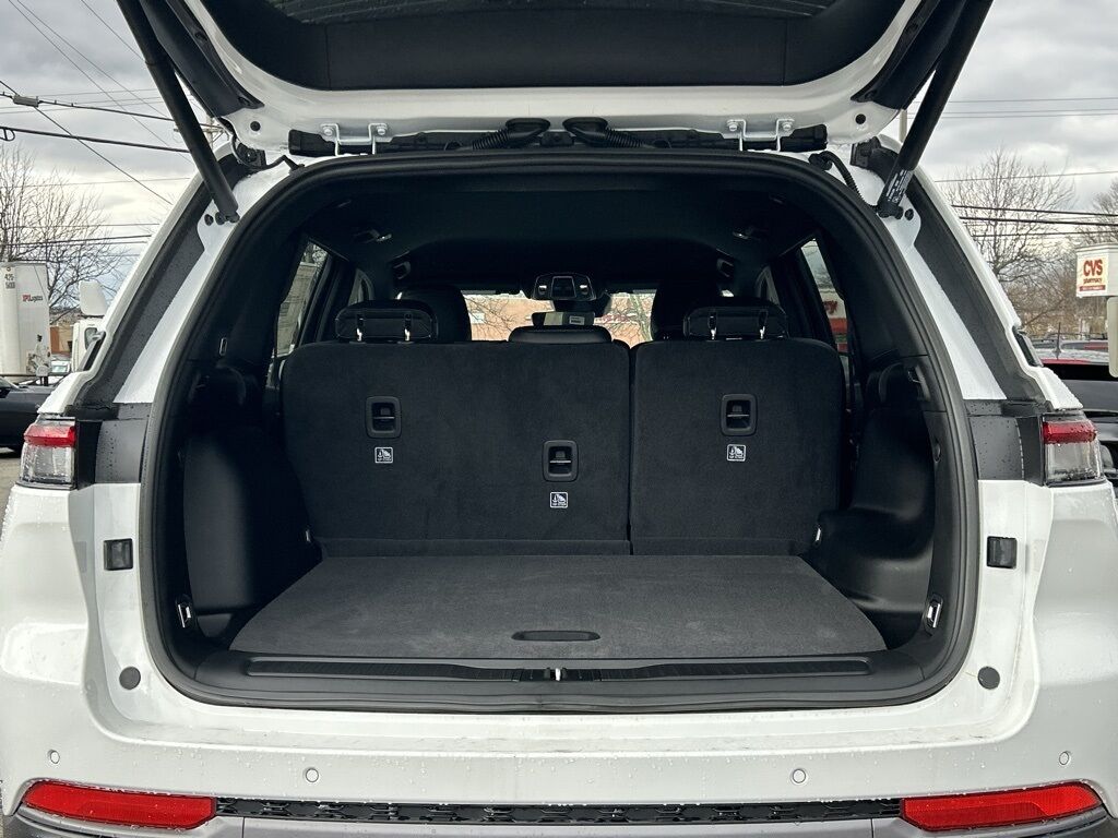 2026 Jeep Grand Cherokee Laredo Crestwood KY