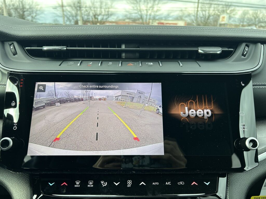 2026 Jeep Grand Cherokee Laredo Crestwood KY