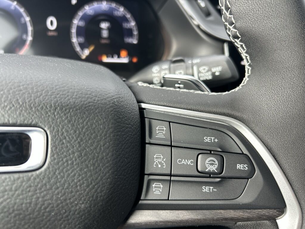 2026 Jeep Grand Cherokee Laredo Crestwood KY