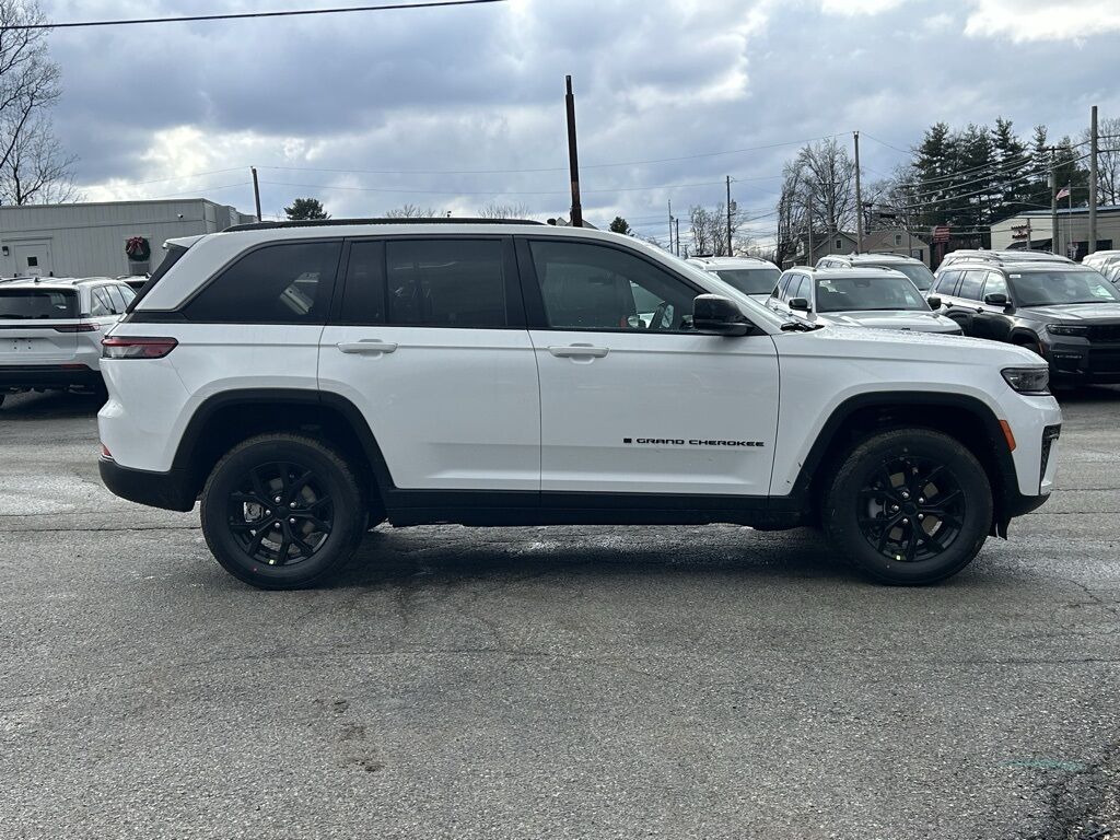 2026 Jeep Grand Cherokee Laredo Crestwood KY