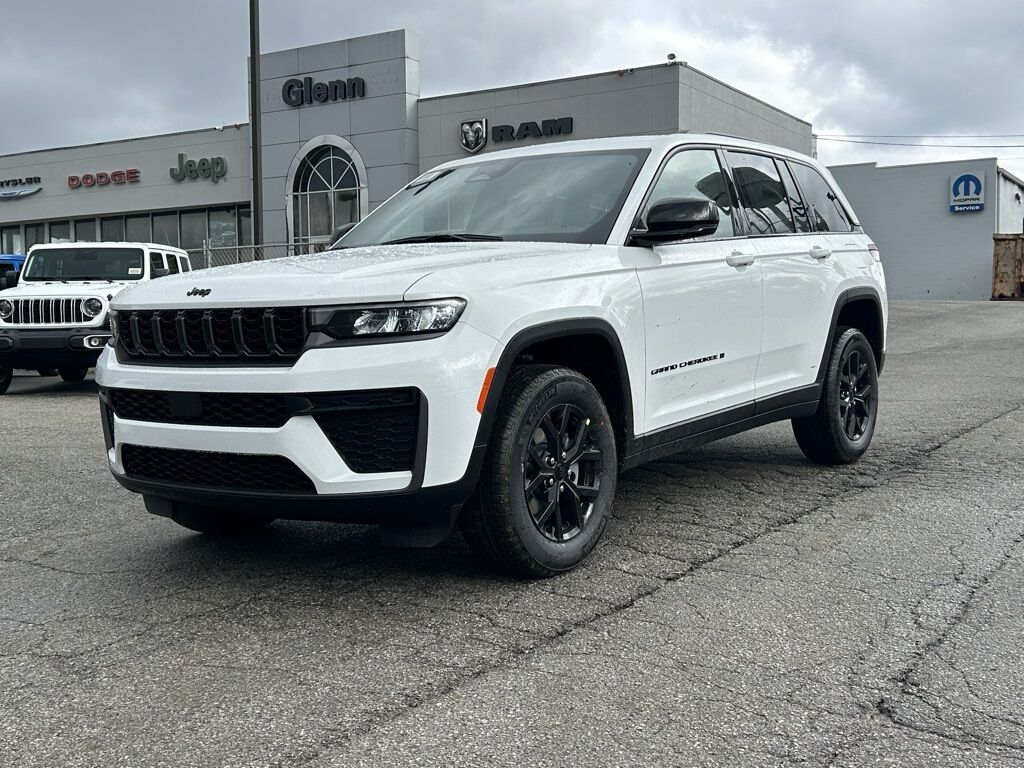 2026 Jeep Grand Cherokee Laredo