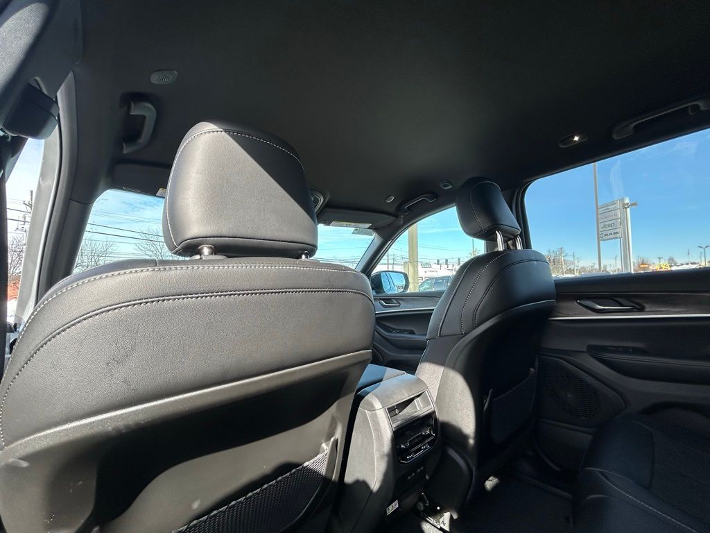 2026 Jeep Grand Cherokee Laredo Crestwood KY