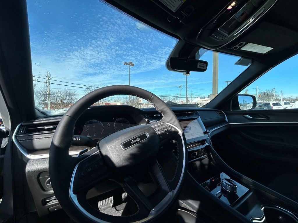 2026 Jeep Grand Cherokee Laredo Crestwood KY