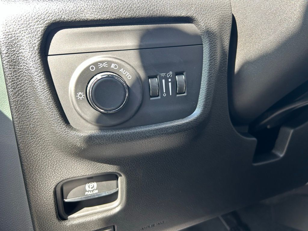 2026 Jeep Grand Cherokee Laredo Crestwood KY